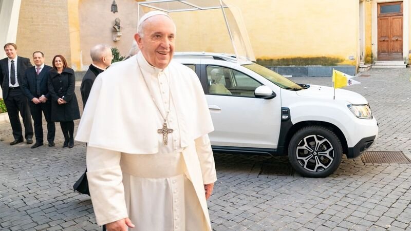 Una Dacia Duster per Papa Francesco