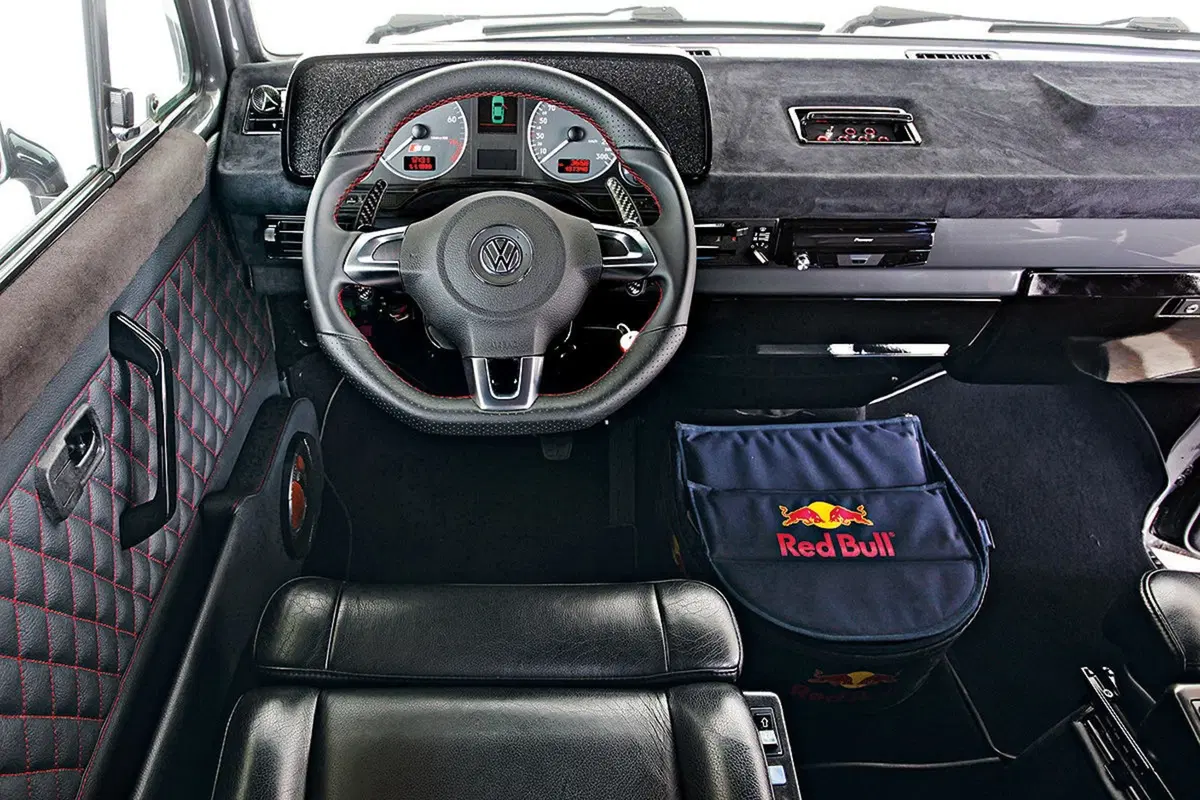 Volkswagen T3: il tuning con il W12 Audi da 470 CV (3)