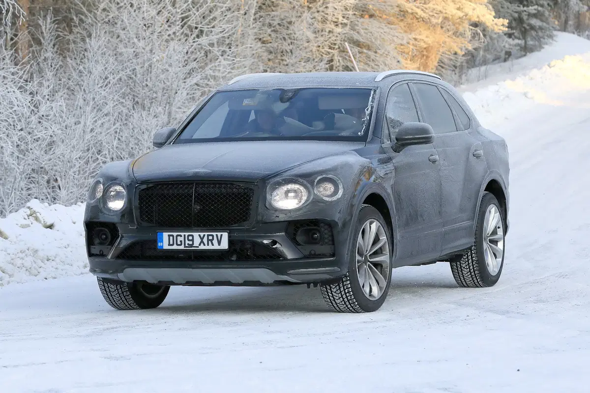 Bentley Bentayga, le foto spia  (6)