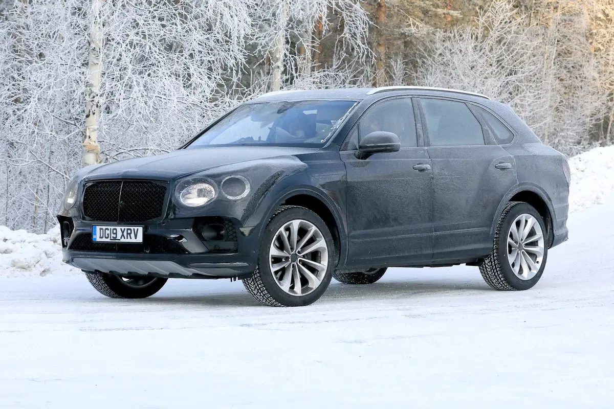 Bentley Bentayga, le foto spia  (11)