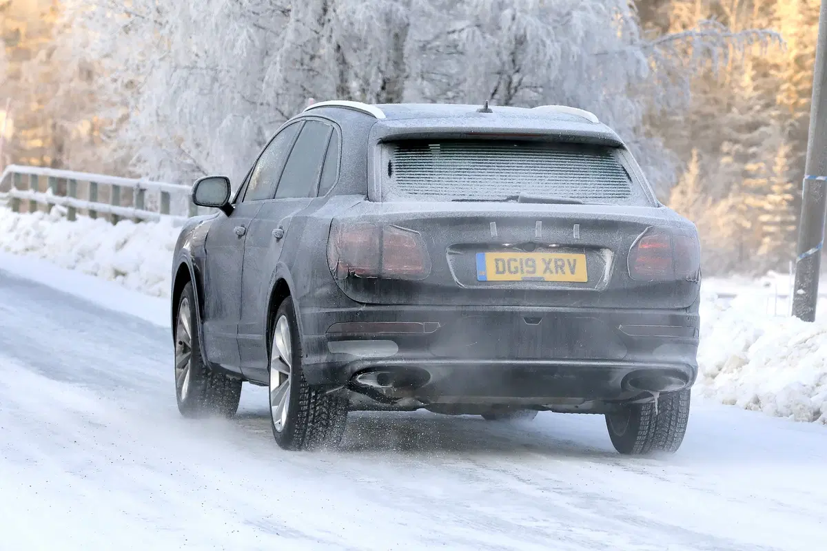 Bentley Bentayga, le foto spia  (8)