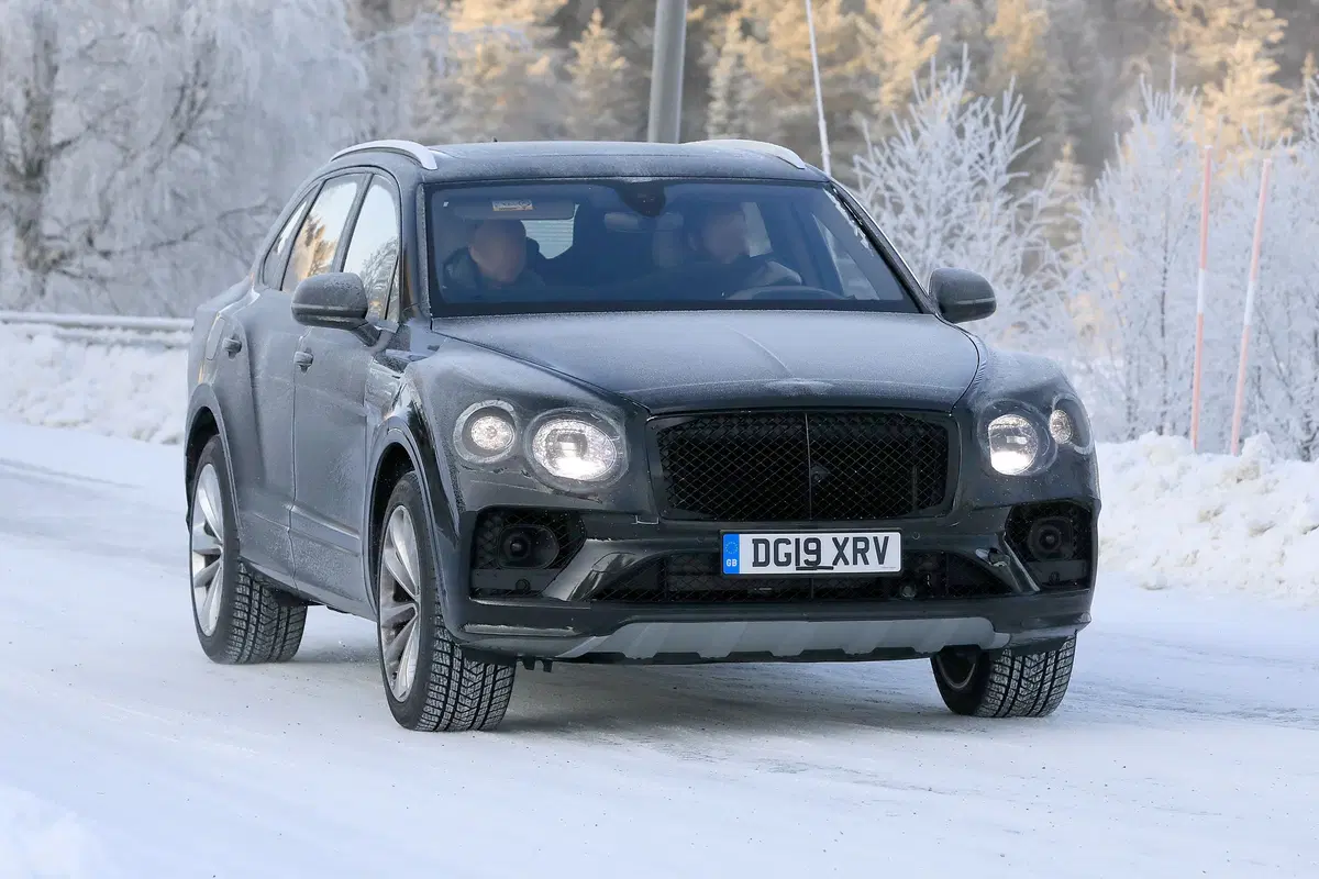 Bentley Bentayga, le foto spia  (13)