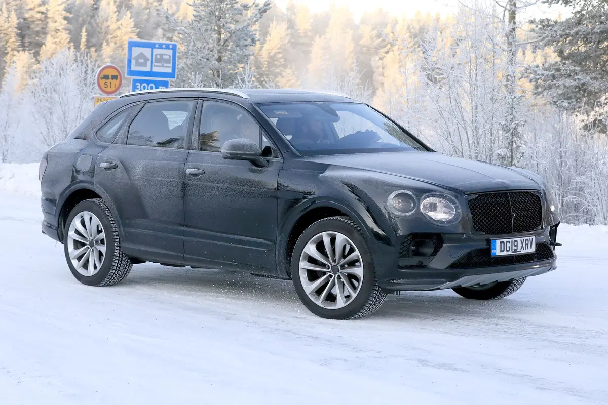 Bentley Bentayga, le foto spia  (14)