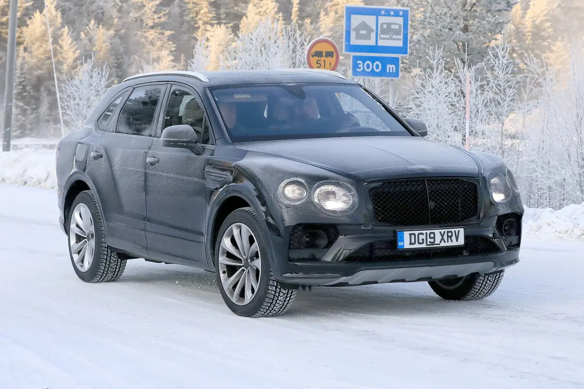 Bentley Bentayga, le foto spia  (15)