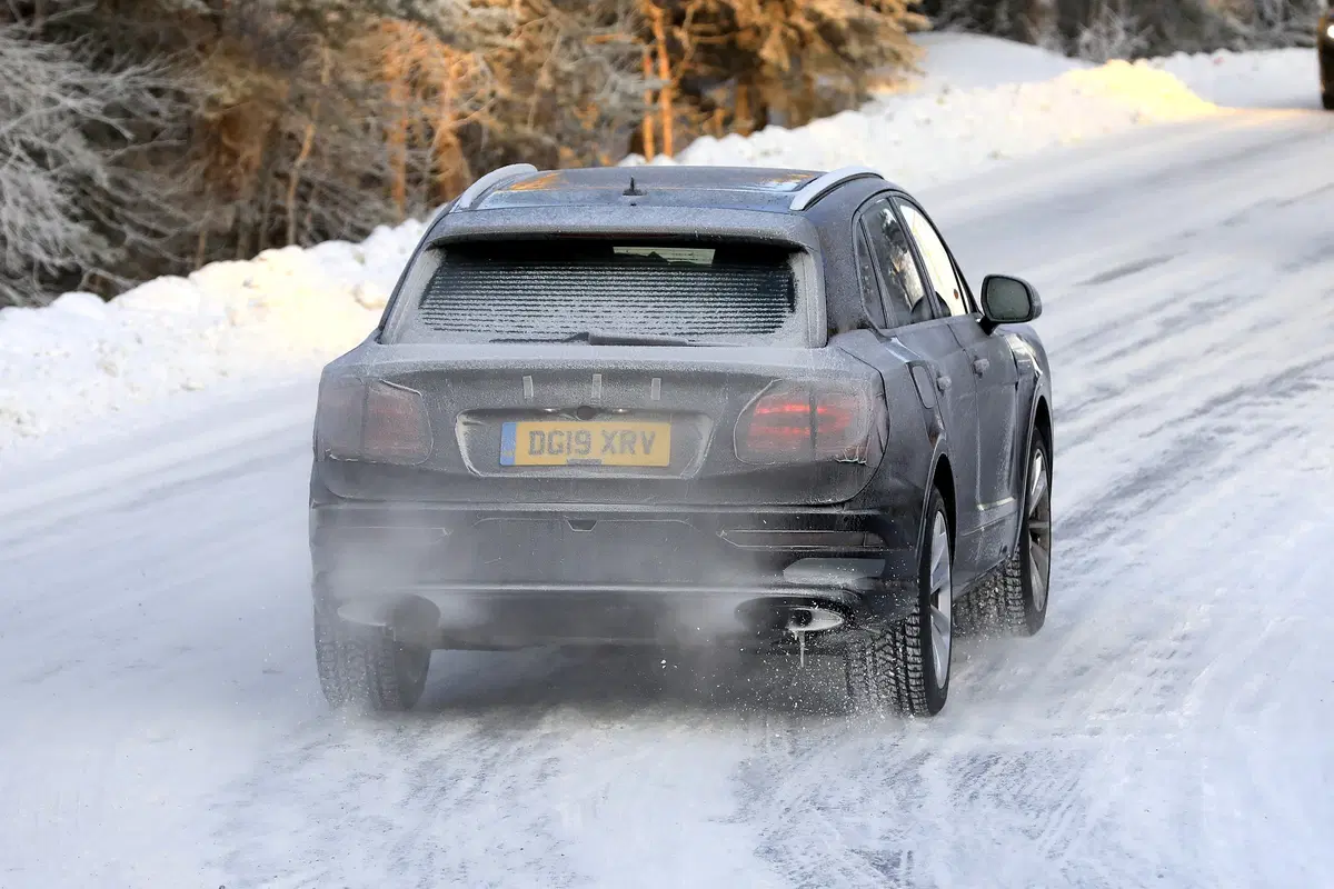 Bentley Bentayga, le foto spia  (22)