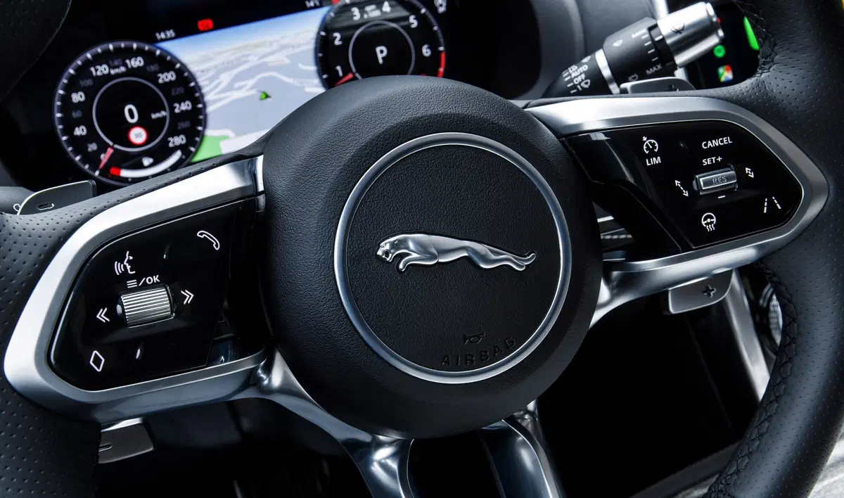 Jaguar e Land Rover: arriva l'infotaiment che si aggiorna in automatico (7)