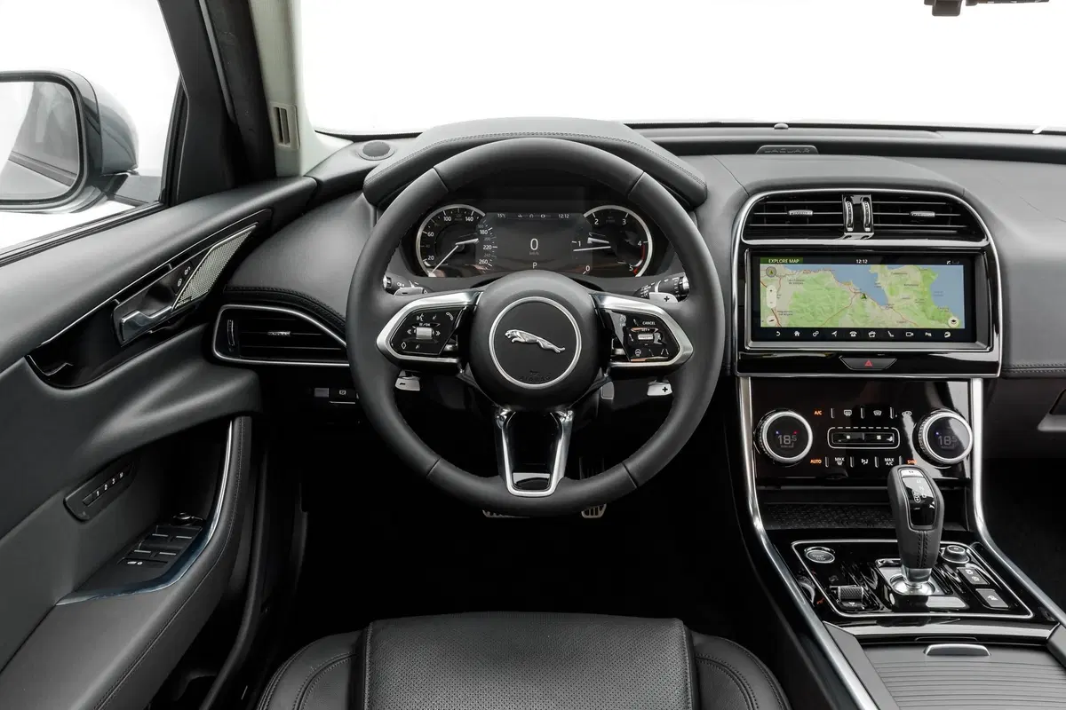Jaguar e Land Rover: arriva l'infotaiment che si aggiorna in automatico (6)