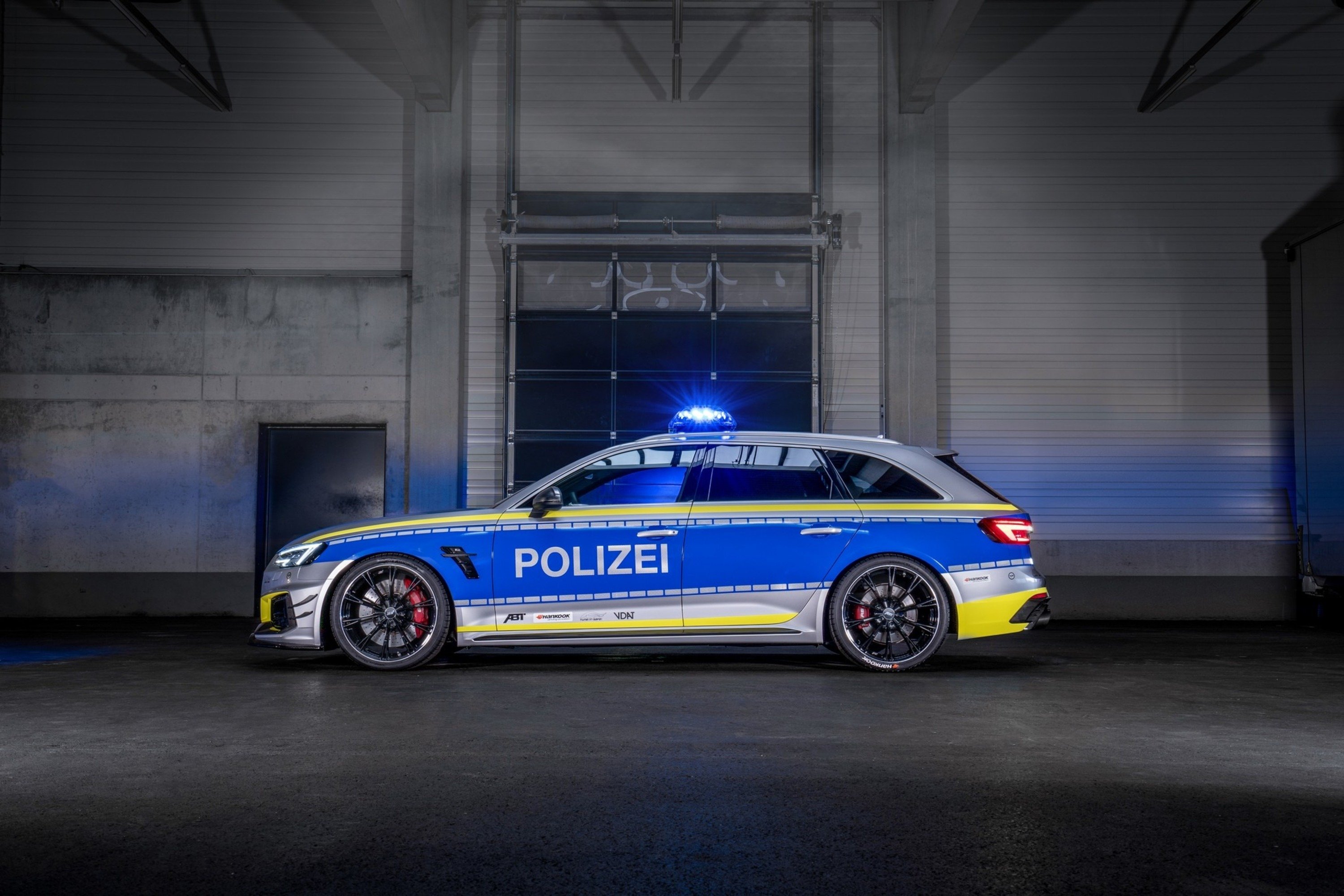 Un&#039;Audi RS4-R ABT per la Polizia da 530 CV?!