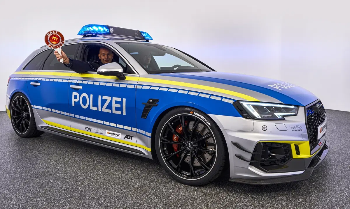 Un'Audi RS4-R ABT per la Polizia da 530 CV?! (2)