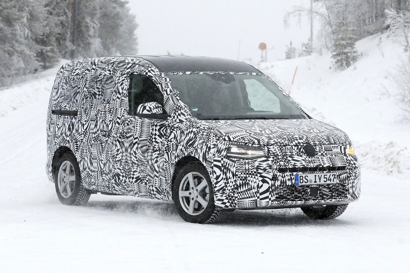 Volkswagen Caddy: restyling o nuova generazione? [Foto spia]