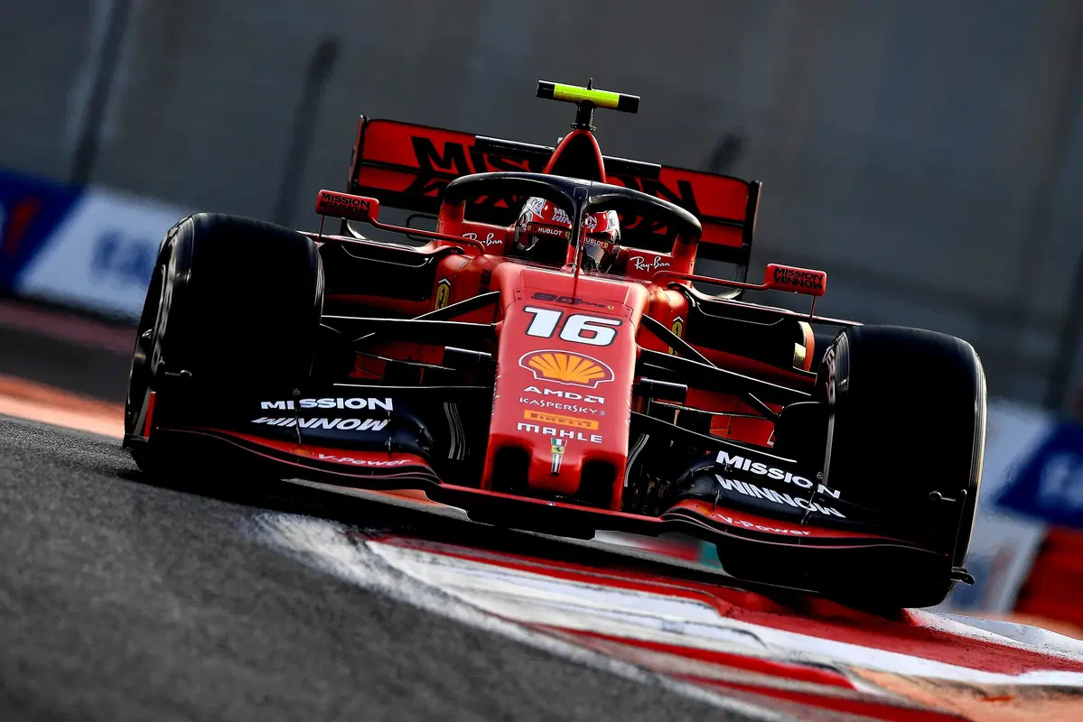 F1, GP Abu Dhabi 2019: pole per Hamilton (2)