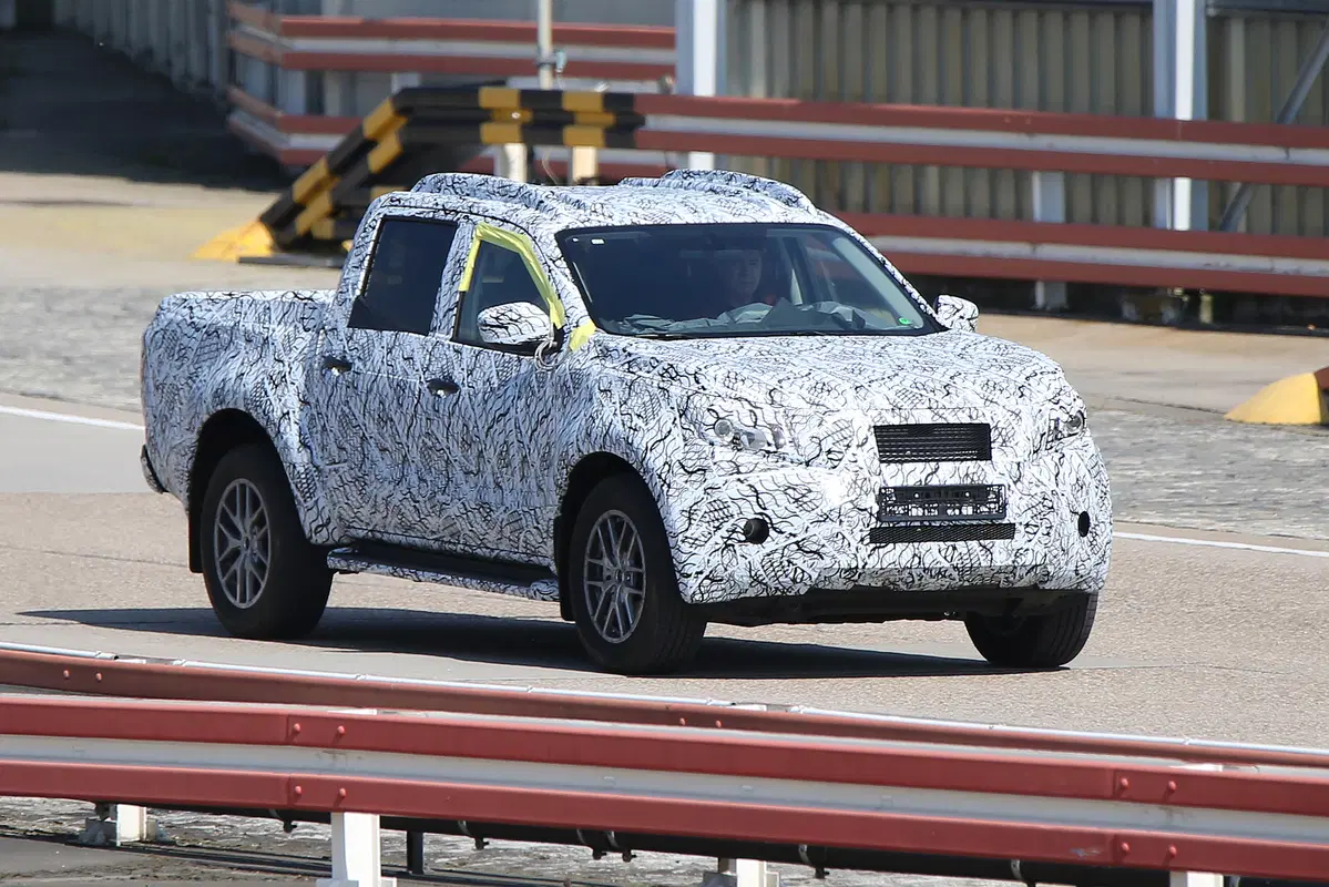 Mercedes pick-up, eccolo in anteprima. Si chiamerà Classe X? (2)
