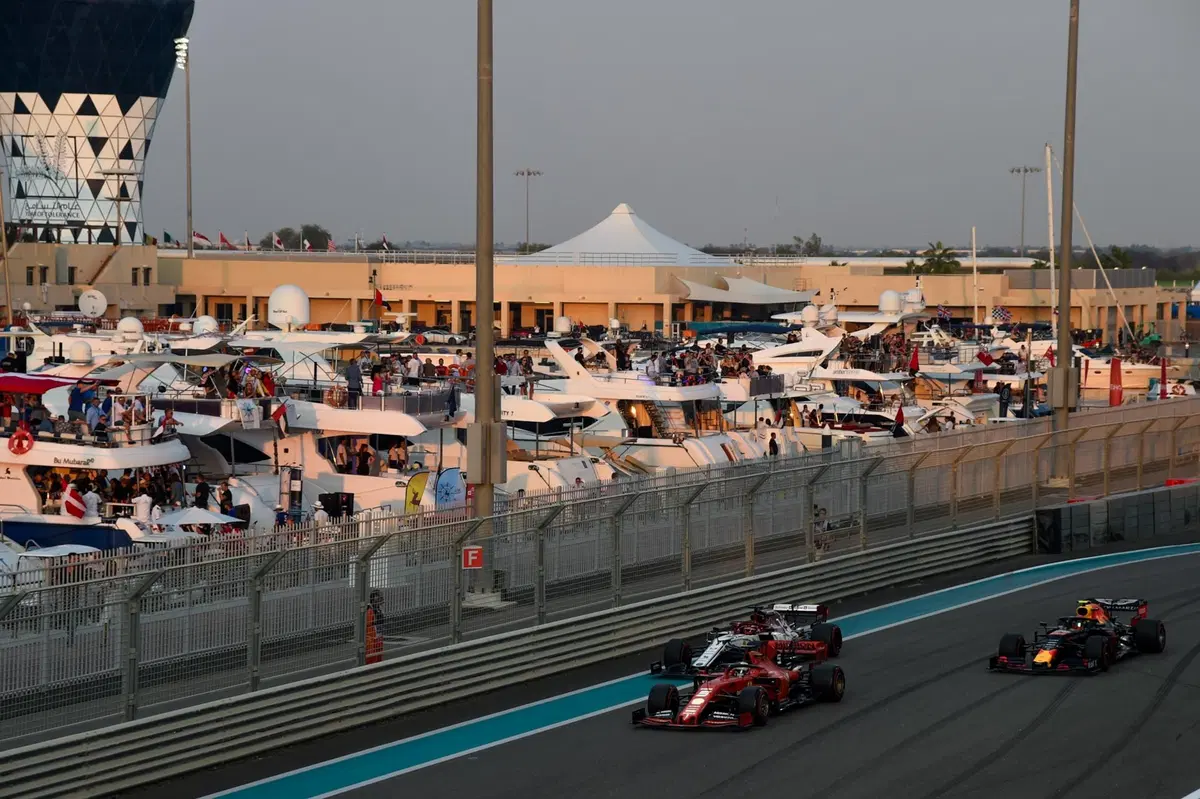 F1, GP Abu Dhabi 2019: vince Hamilton. Terzo Leclerc  (40)