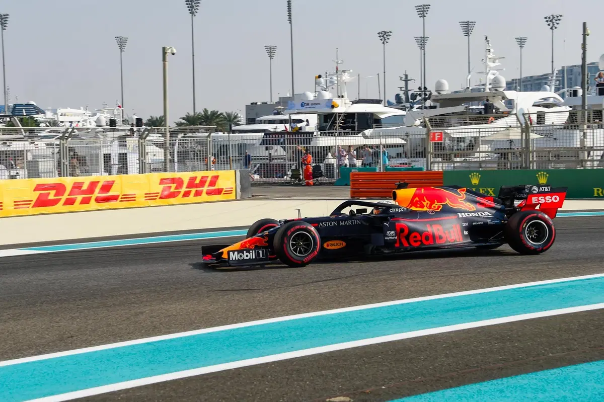 F1, GP Abu Dhabi 2019: vince Hamilton. Terzo Leclerc  (42)