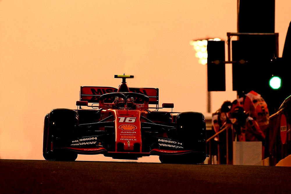 Leclerc ad Abu Dhabi scatter&agrave; dalla terza posizione in griglia