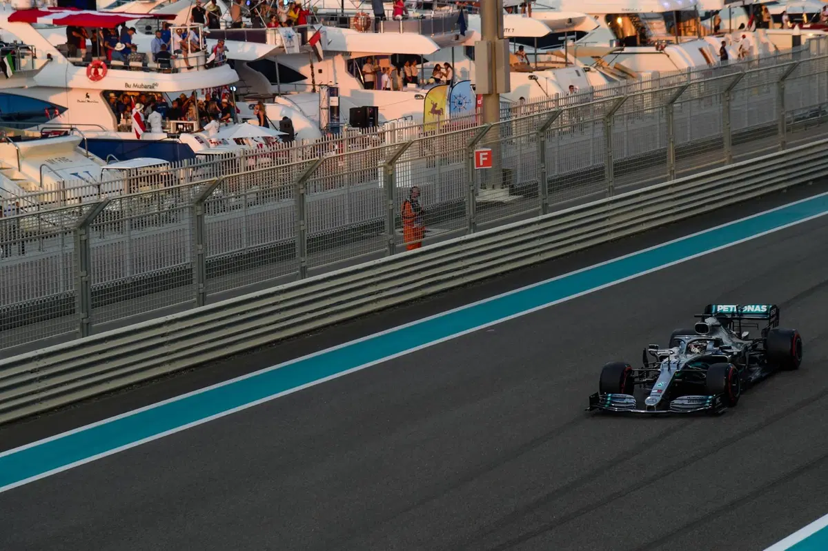 F1, GP Abu Dhabi 2019: Ferrari, multa da 50.000 euro per il carburante di Leclerc (43)