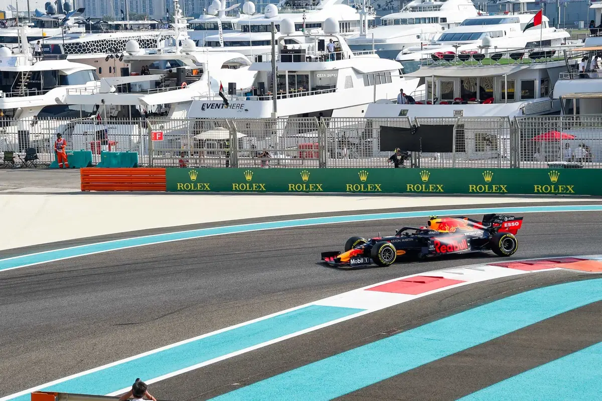 F1, GP Abu Dhabi 2019: Ferrari, multa da 50.000 euro per il carburante di Leclerc (55)