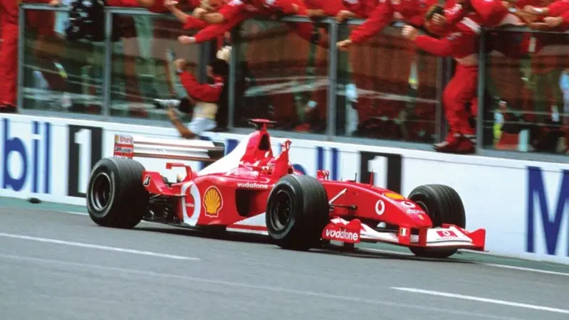 La Ferrari F2002 di Michael Schumacher venduta all'asta a 6,6 milioni di dollari