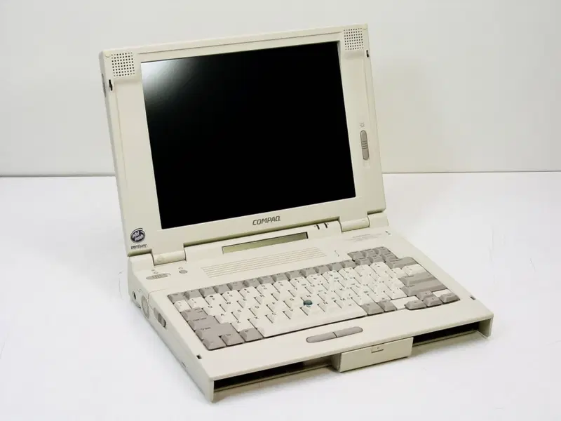 Il Compaq LTE 5280 prodotto negli anni '90. E' ancora indispensabile per accedere al software della F1