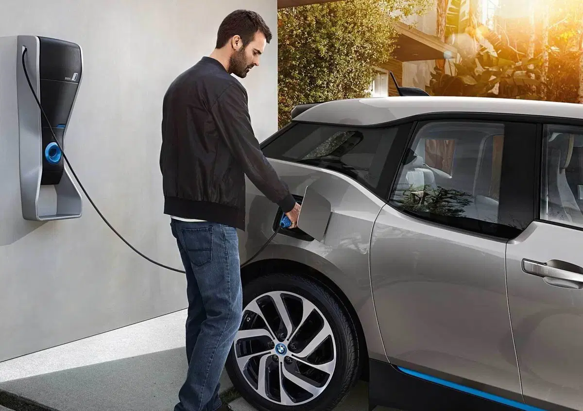 Incentivi auto elettriche: pi&ugrave; di 5.000 euro nel 2016