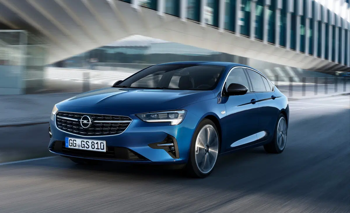 Opel Insignia restyling, nuova tecnologia per Grand Sport e Sports Tourer (6)