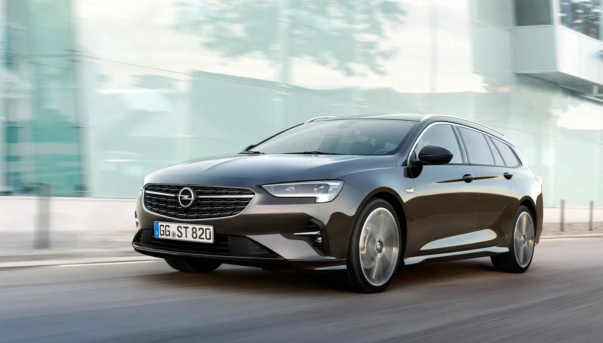 Opel Insignia restyling, nuova tecnologia per Grand Sport e Sports Tourer (7)
