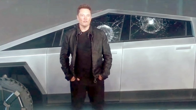 Elon Musk: &egrave; tutta colpa dello zio di Torino