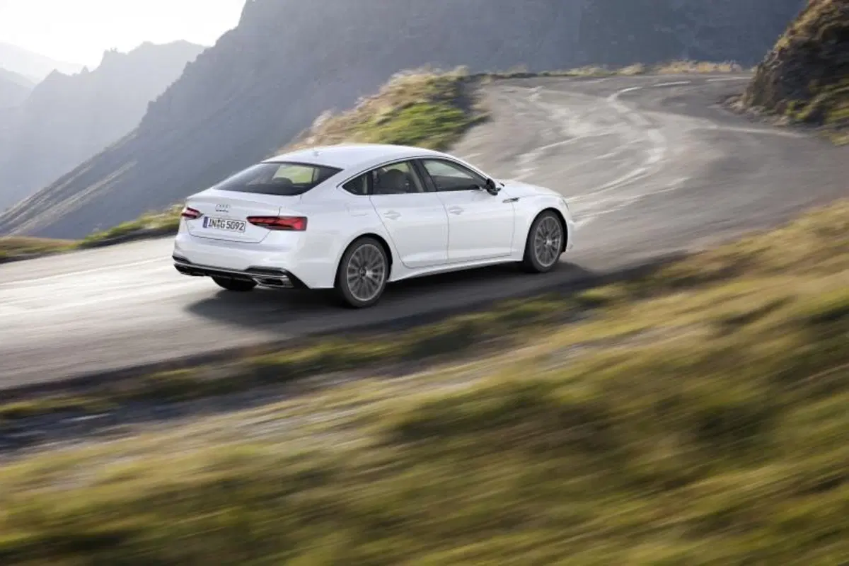 Audi A4 Avant e A5 Sportback g-tron, arriva il restyling (9)