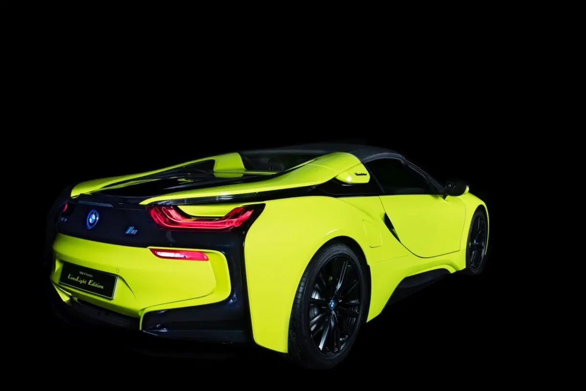 Da Alcantara e BMW la BMW i8 Roadster LimeLight Edition (3)