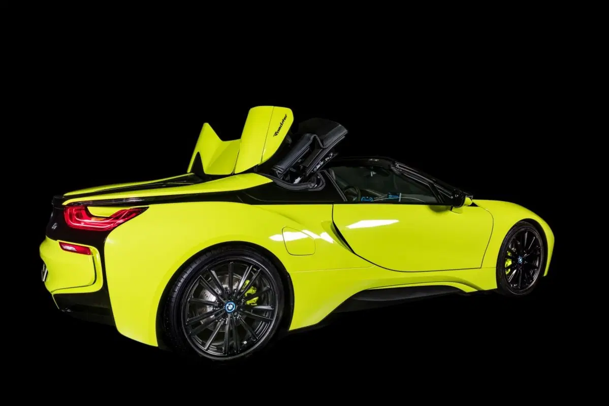 Da Alcantara e BMW la BMW i8 Roadster LimeLight Edition (5)