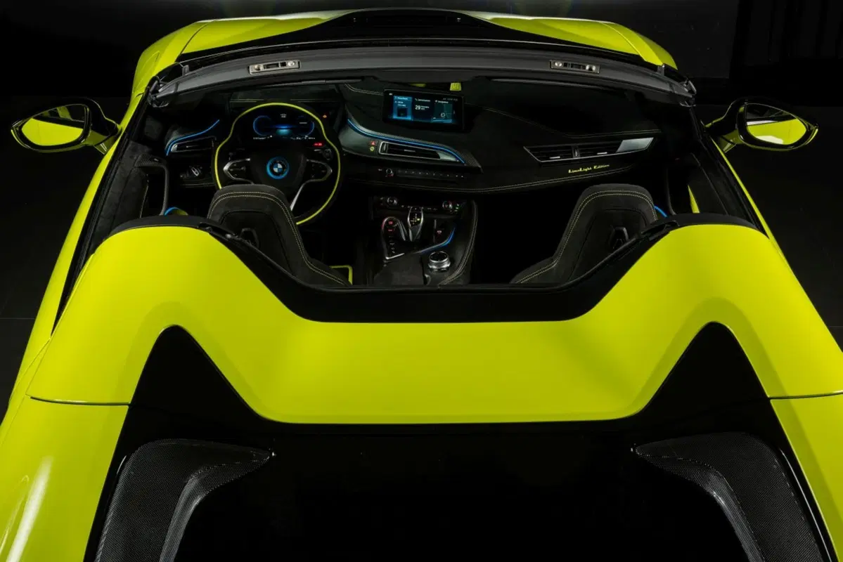 Da Alcantara e BMW la BMW i8 Roadster LimeLight Edition (10)
