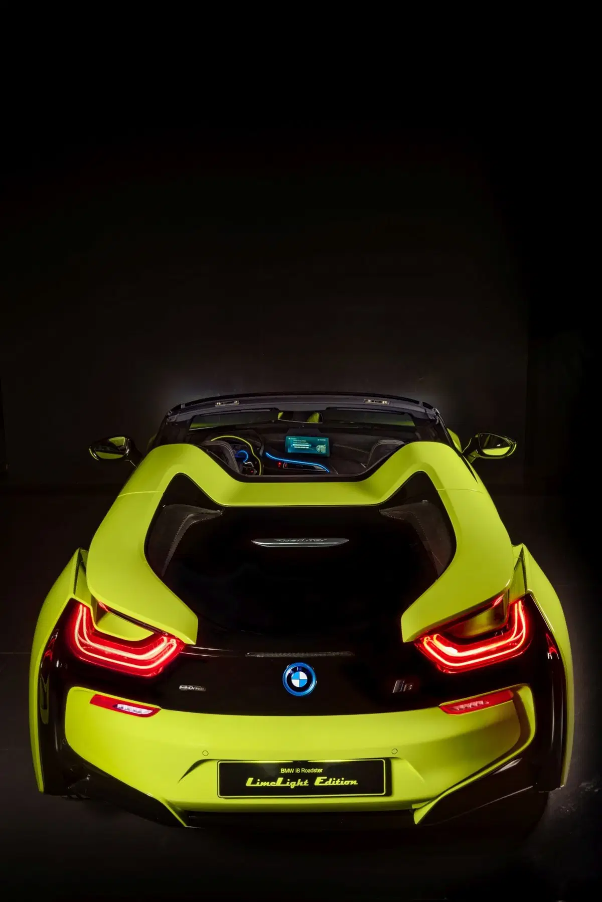 Da Alcantara e BMW la BMW i8 Roadster LimeLight Edition (11)