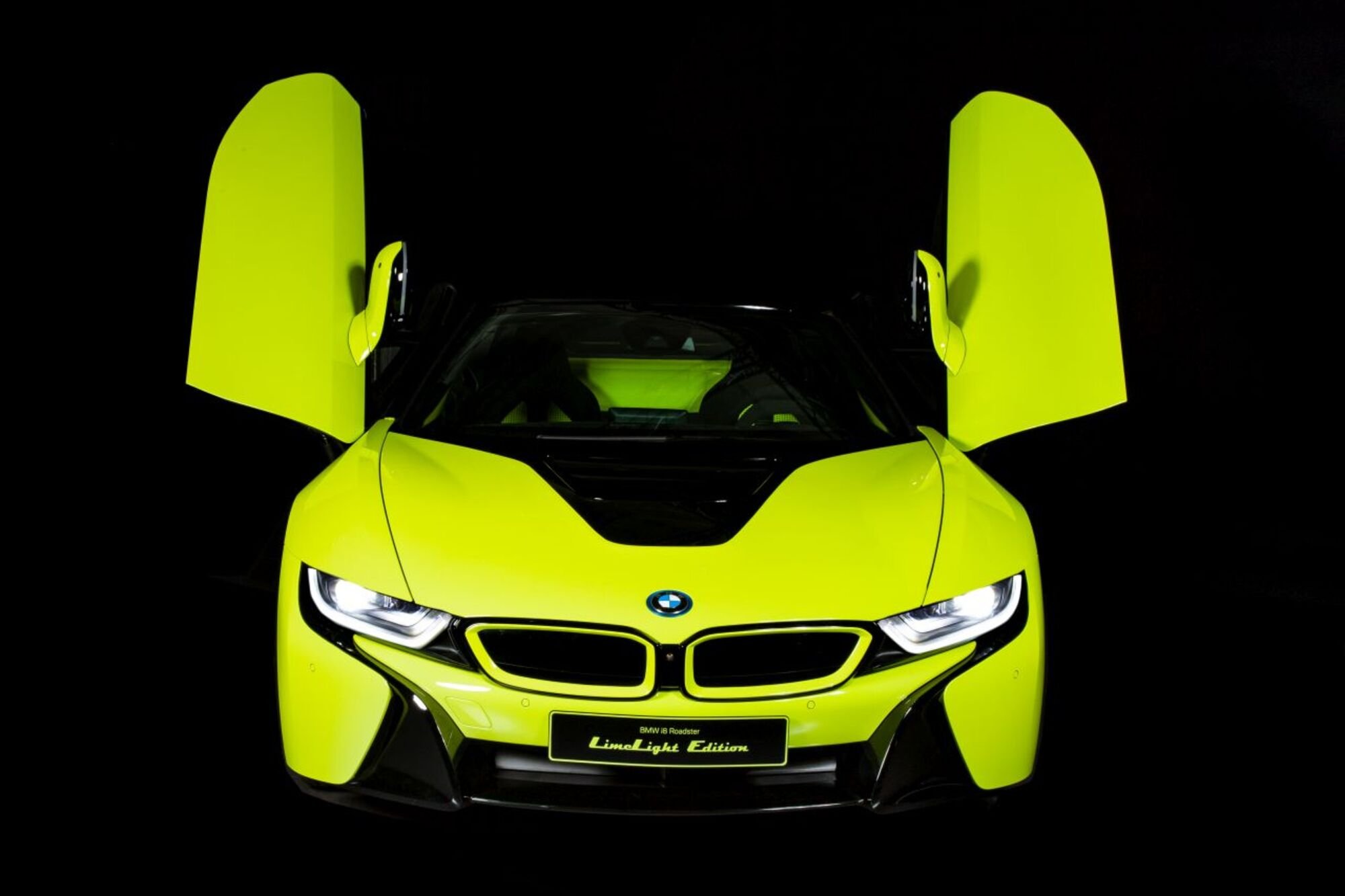 Da Alcantara e BMW la BMW i8 Roadster LimeLight Edition