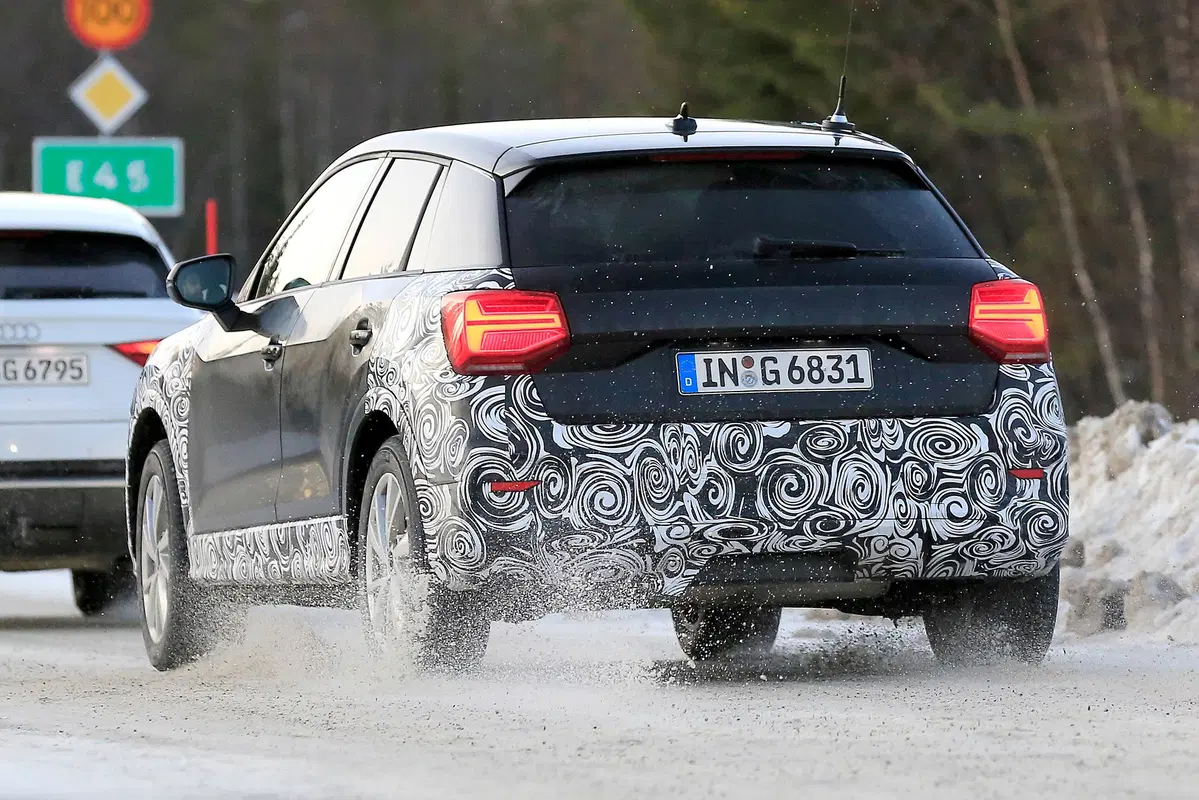 Audi Q2 restyling, le foto spia (4)