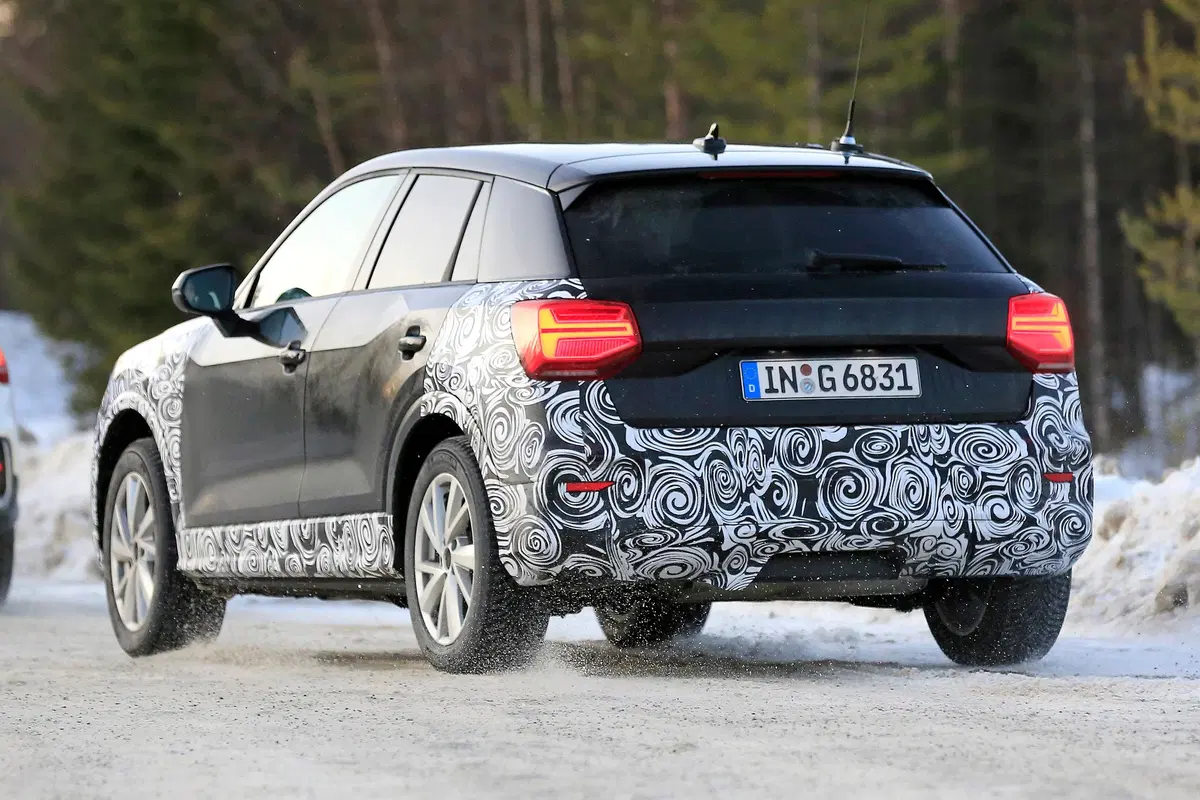 Audi Q2 restyling, le foto spia (5)