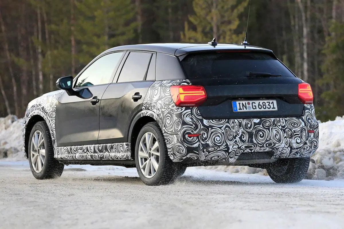 Audi Q2 restyling, le foto spia (7)