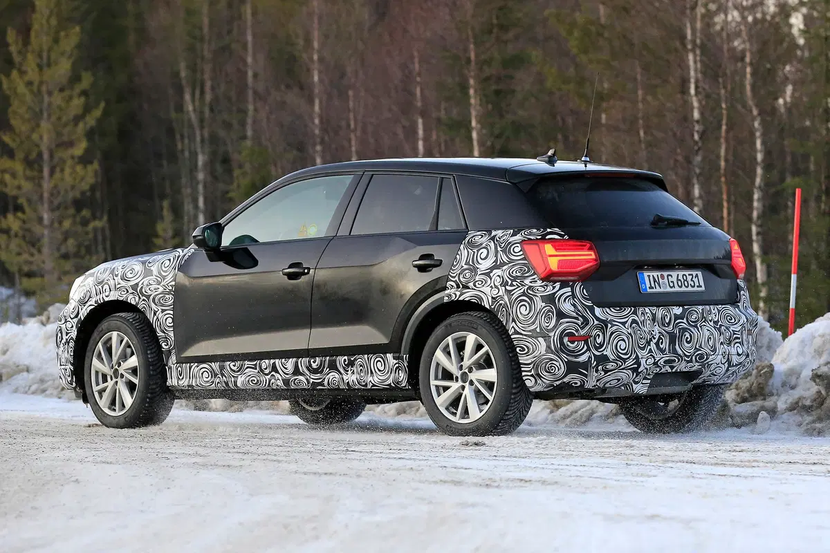 Audi Q2 restyling, le foto spia (8)