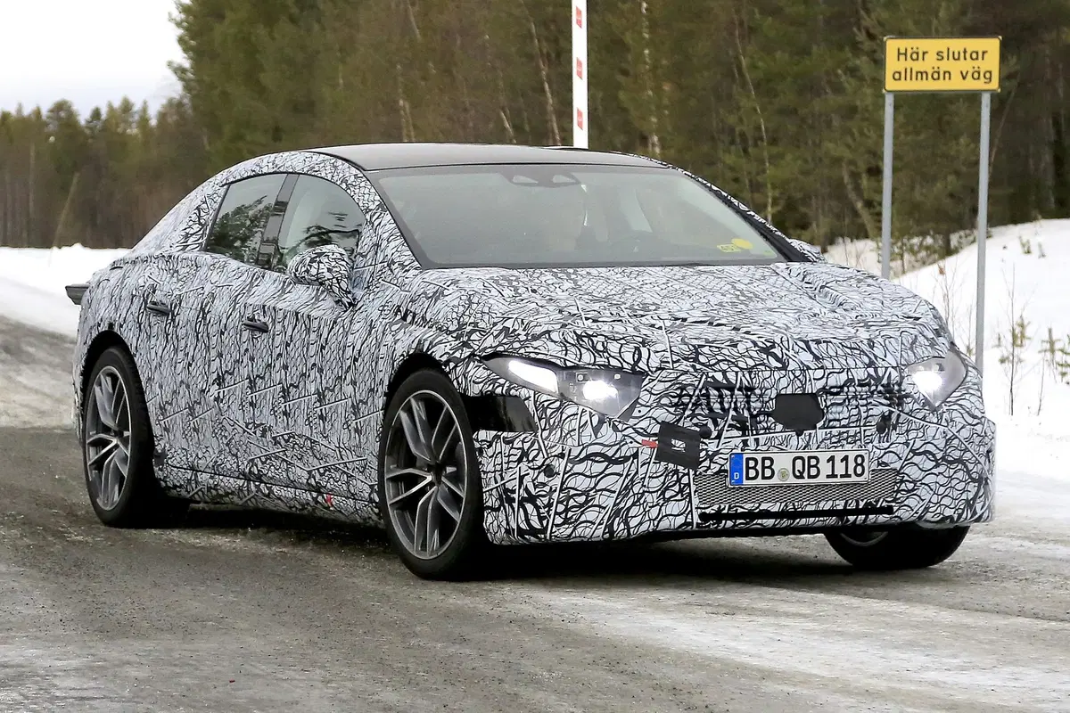 Mercedes EQS: i test continuano al freddo [Foto spia] (8)