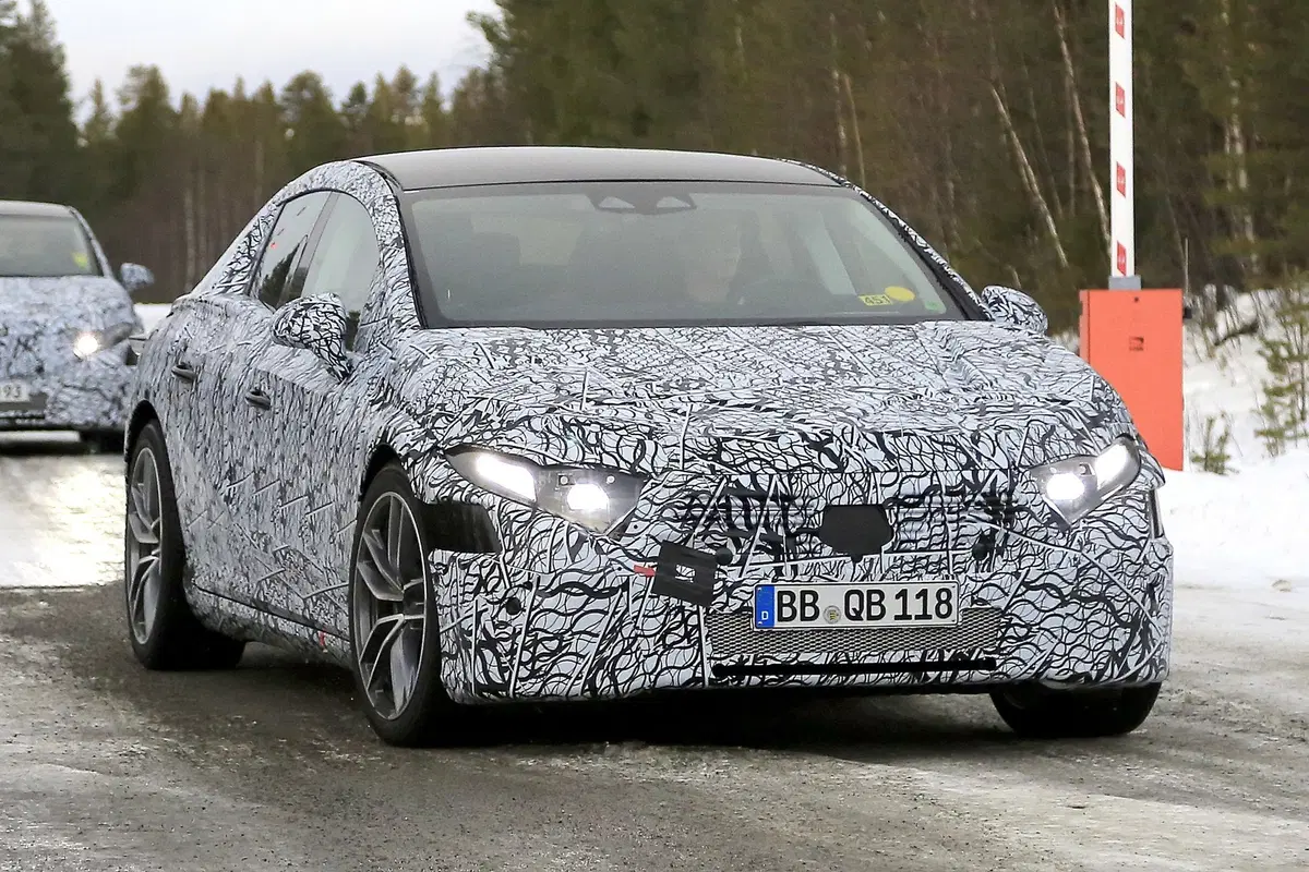 Mercedes EQS: i test continuano al freddo [Foto spia] (10)