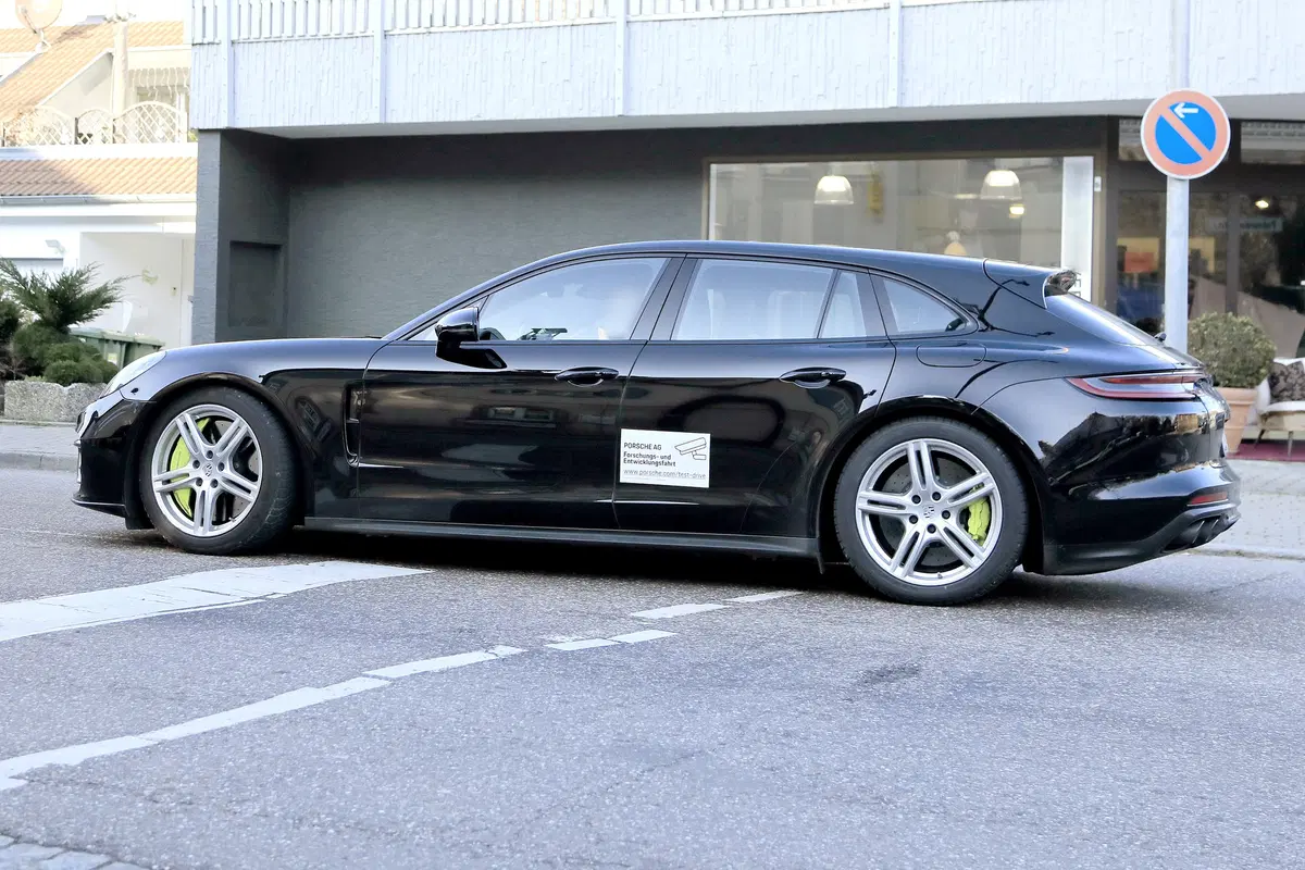 Porsche Panamera Sport Turismo restyling, le foto spia (6)