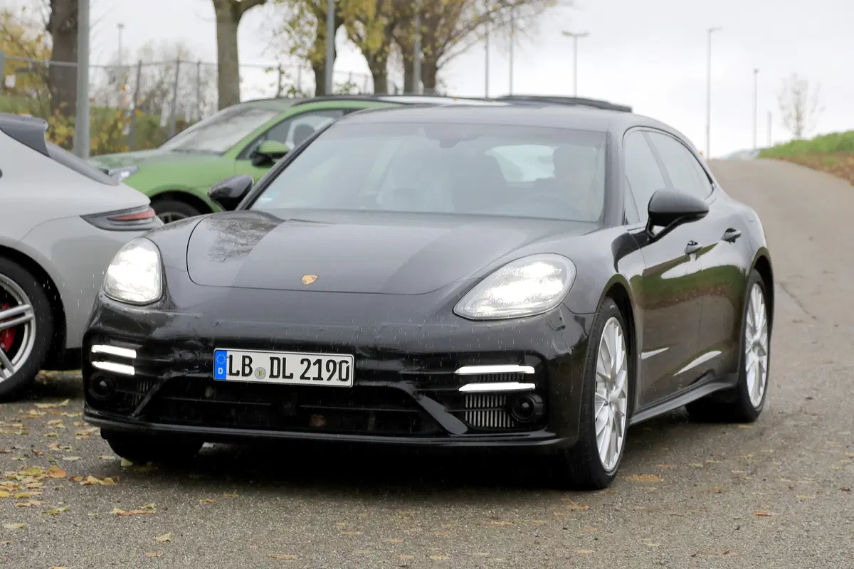 Porsche Panamera Sport Turismo restyling, le foto spia (8)