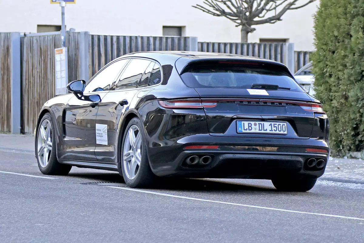 Porsche Panamera Sport Turismo restyling, le foto spia (7)