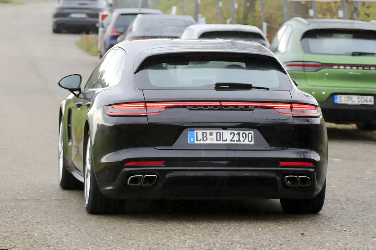 Porsche Panamera Sport Turismo restyling, le foto spia (12)