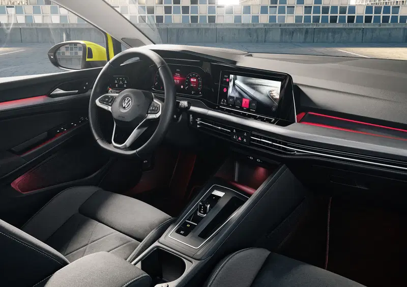 Gli interni della nuova Golf 8