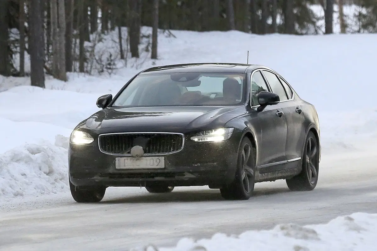 Volvo V90, V90 Cross Country e S90, le foto spia (2)