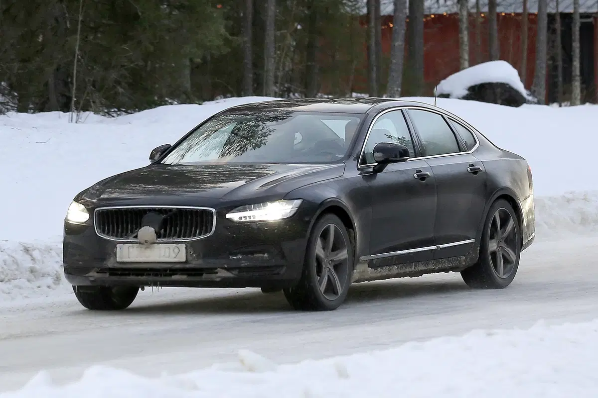 Volvo V90, V90 Cross Country e S90, le foto spia (3)