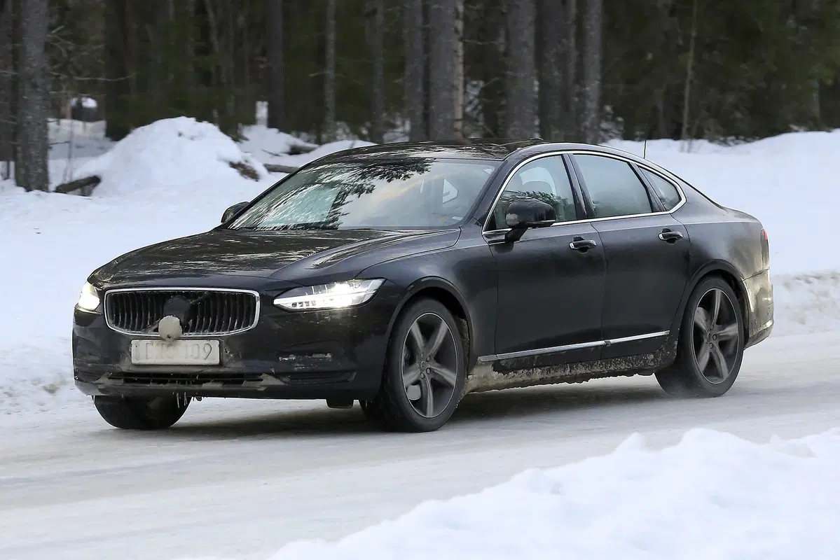 Volvo V90, V90 Cross Country e S90, le foto spia (5)
