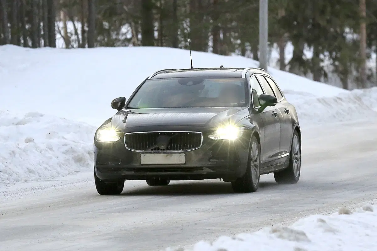 Volvo V90, V90 Cross Country e S90, le foto spia (23)
