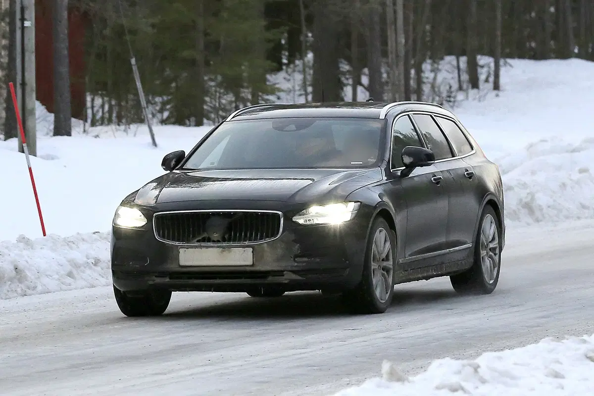Volvo V90, V90 Cross Country e S90, le foto spia (25)