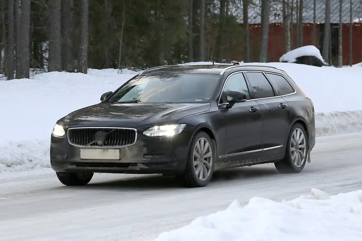 Volvo V90, V90 Cross Country e S90, le foto spia (26)